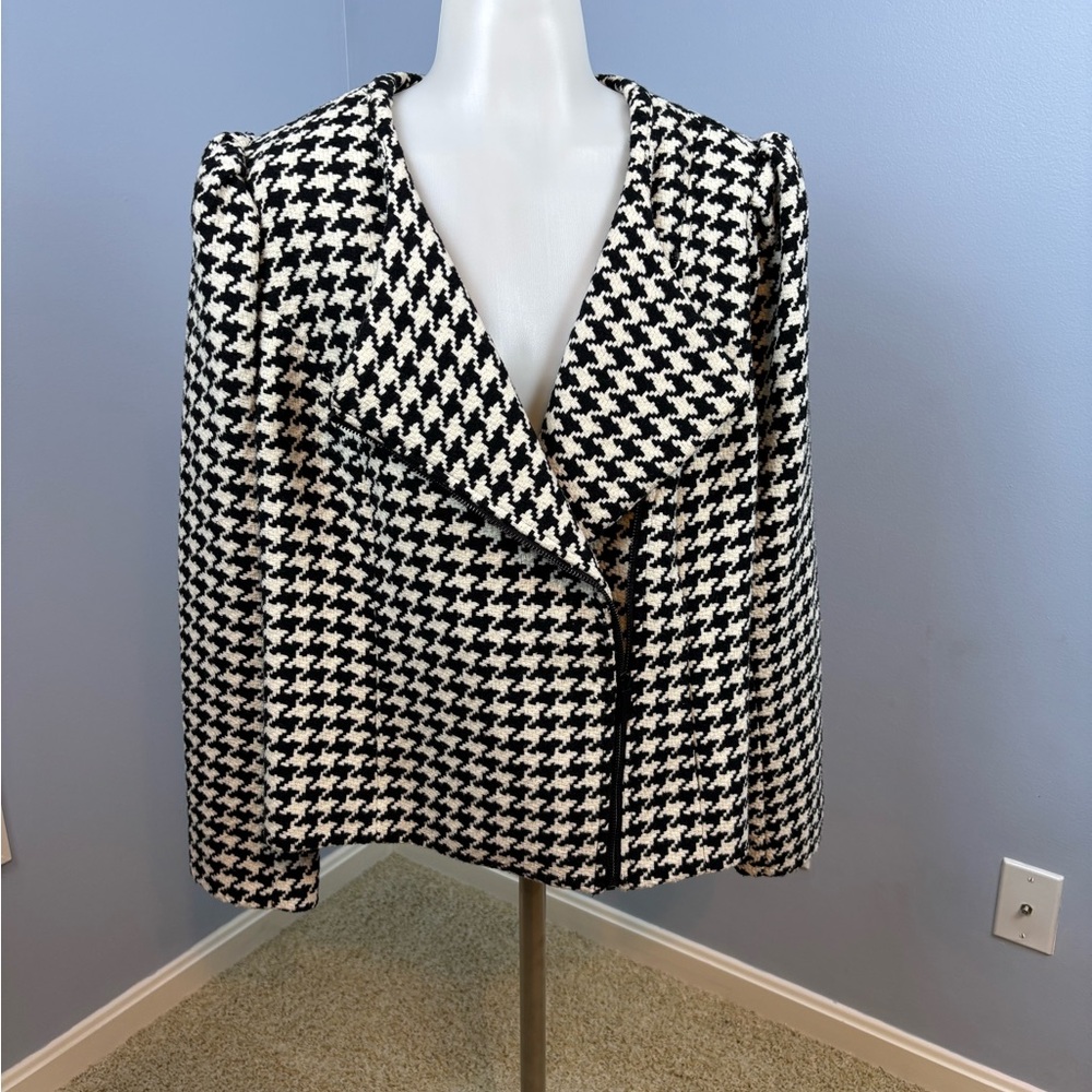 Vince Camuto Black and White Houndstooth Blazer